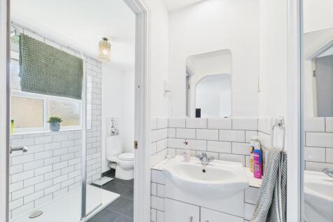 CAM02023G0-PR0161-STILL047