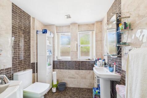 CAM02023G0-PR0161-STILL040