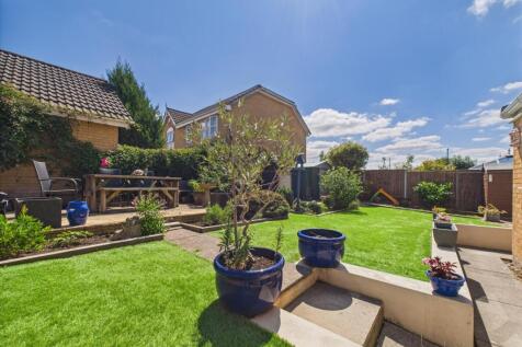 CAM02023G0-PR0161-STILL027