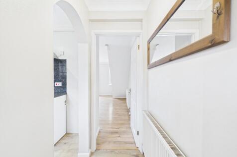 CAM02023G0-PR0165-STILL001