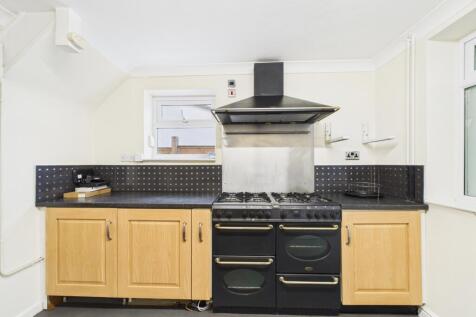 CAM02023G0-PR0181-STILL015