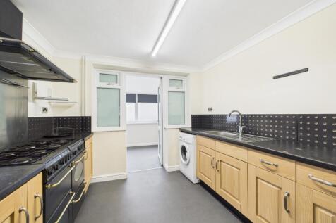 CAM02023G0-PR0181-STILL017