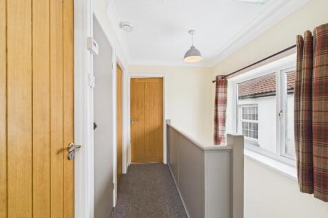 CAM02023G0-PR0181-STILL028