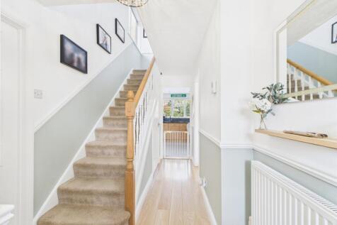 CAM02023G0-PR0149-STILL018