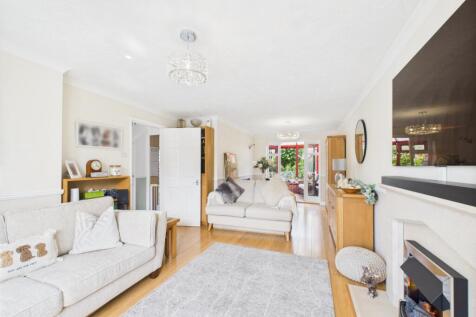 CAM02023G0-PR0149-STILL025