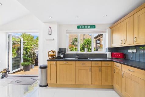 CAM02023G0-PR0149-STILL044