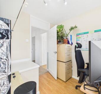 CAM02023G0-PR0149-STILL009