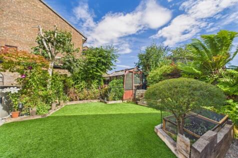 CAM02023G0-PR0149-STILL059