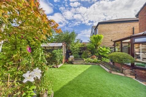 CAM02023G0-PR0149-STILL058