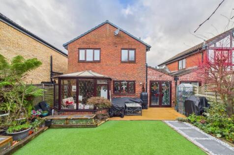 CAM02023G0-PR0189-STILL008