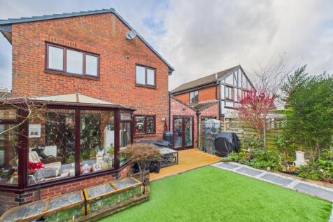 CAM02023G0-PR0189-STILL009