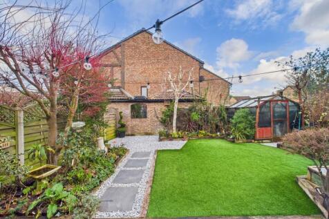 CAM02023G0-PR0189-STILL002