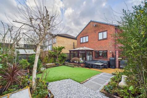 CAM02023G0-PR0189-STILL006