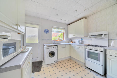 1299683-3-68308a8...