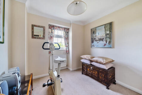 1311668-5-6852a68...