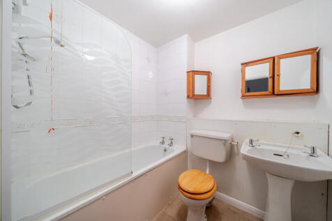 1381712-5-691c450...