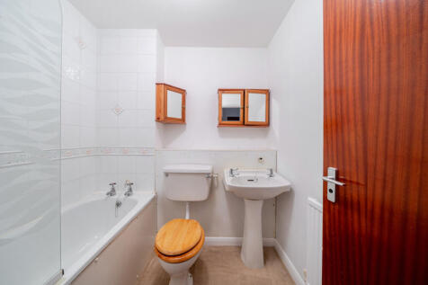 1381712-4-691c44f...