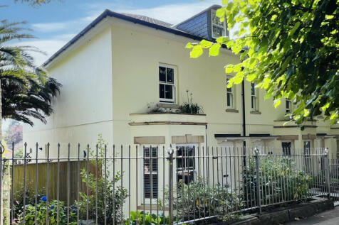 4 Bedroom End Terraced House for Sale