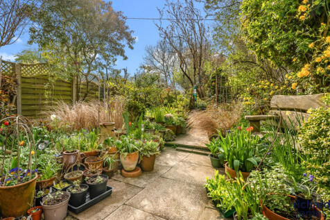 83aa60e2-e991-417...