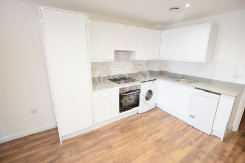 1 Bedroom Flats To Rent In Slough Berkshire Rightmove