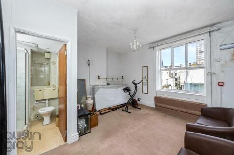 Regency Square, 51-019.jpg