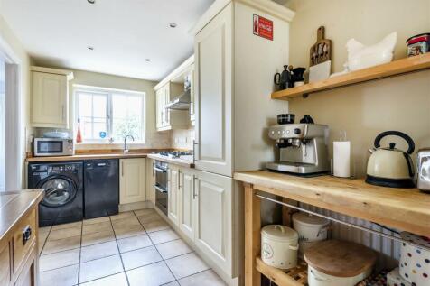 33a High St, Silverstone