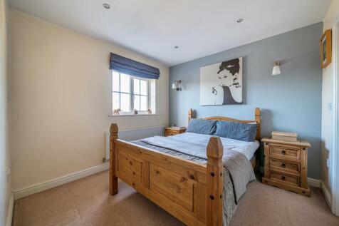 33a High St, Silverstone