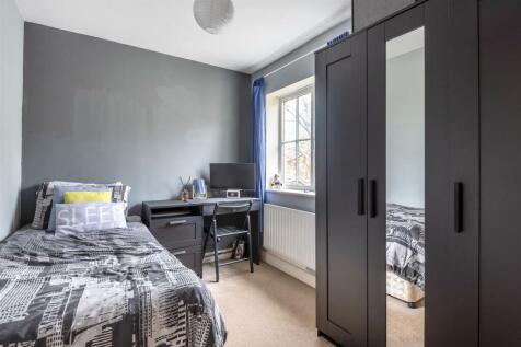 33a High St, Silverstone