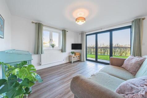 3a Plank Houses, Towcester