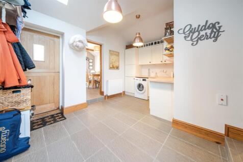 4 Towcester Road, Silverstone