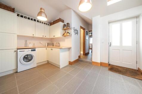 4 Towcester Road, Silverstone