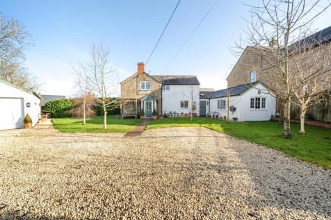 4 Towcester Road, Silverstone