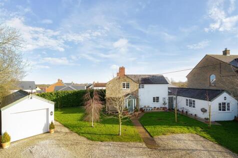4 Towcester Road, Silverstone