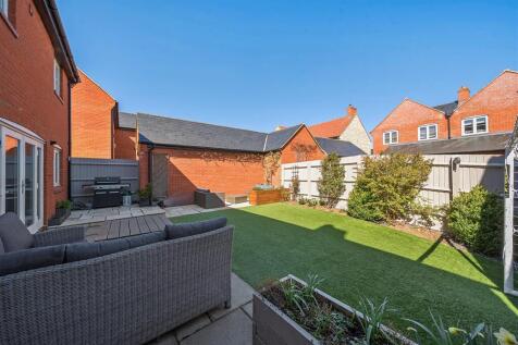 5 Paddock View, Old Stratford