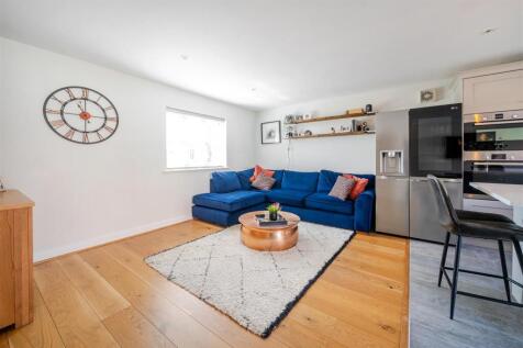5 Paddock View, Old Stratford