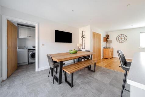 5 Paddock View, Old Stratford
