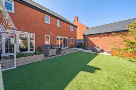 5 Paddock View, Old Stratford