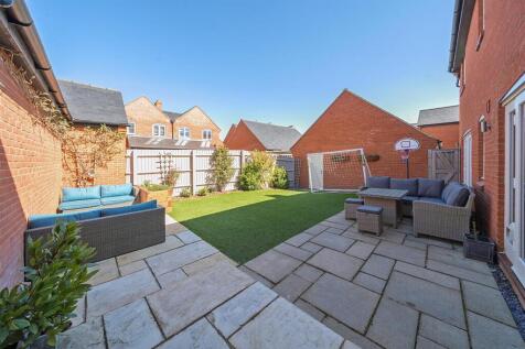 5 Paddock View, Old Stratford