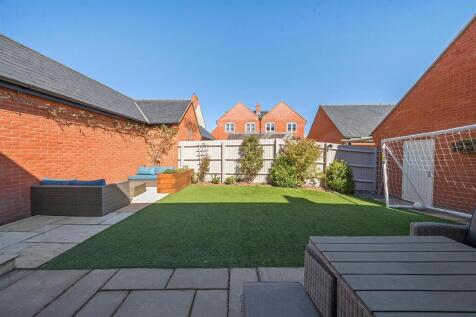 5 Paddock View, Old Stratford