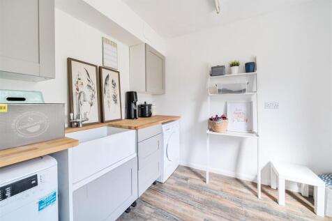 39 Hillside Avenue, Silverstone