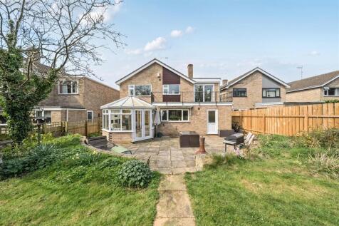 39 Hillside Avenue, Silverstone