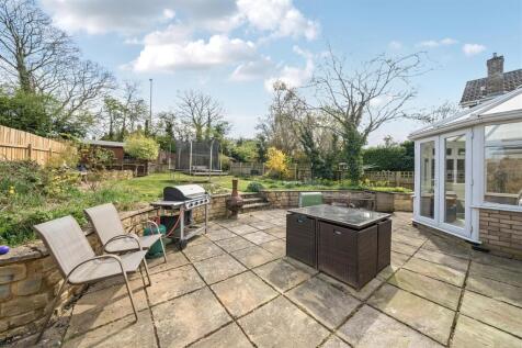 39 Hillside Avenue, Silverstone