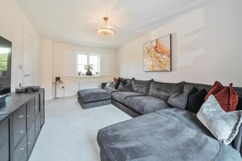 2 Tollgate Close, Towcester (27).jpg