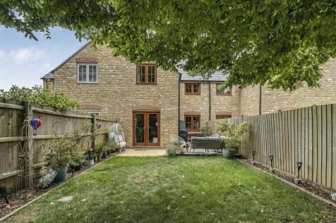 6 Reindeer Court, Potterpury