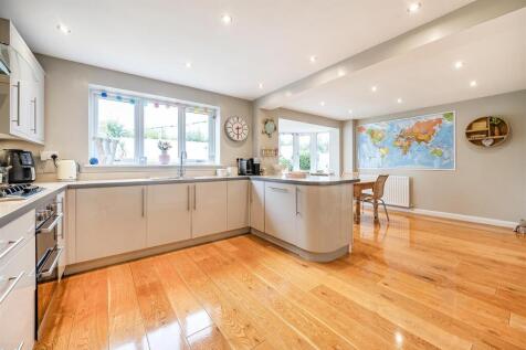 4 Acorn Way, Silverstone