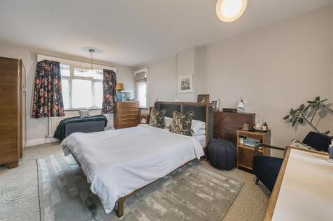 22 Stratford Road, Roade