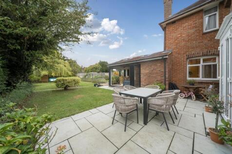 22 Stratford Road, Roade