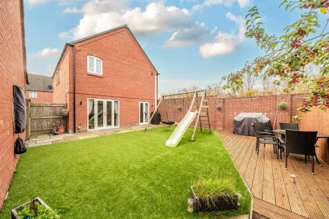 18 Ratcliffe Close, Old Stratford (19).jpg