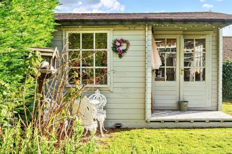 60a Careys Road, Pury End (9).jpg