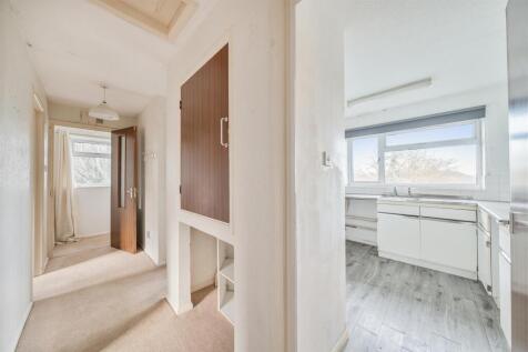 4 Baden Powell Cresent, Towcester (17).jpg